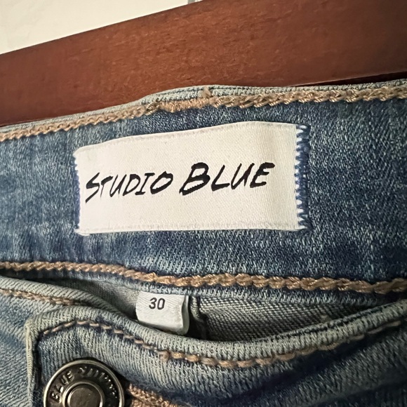 Studio Blue Distressed Ankle Jean - Picture 5 of 5